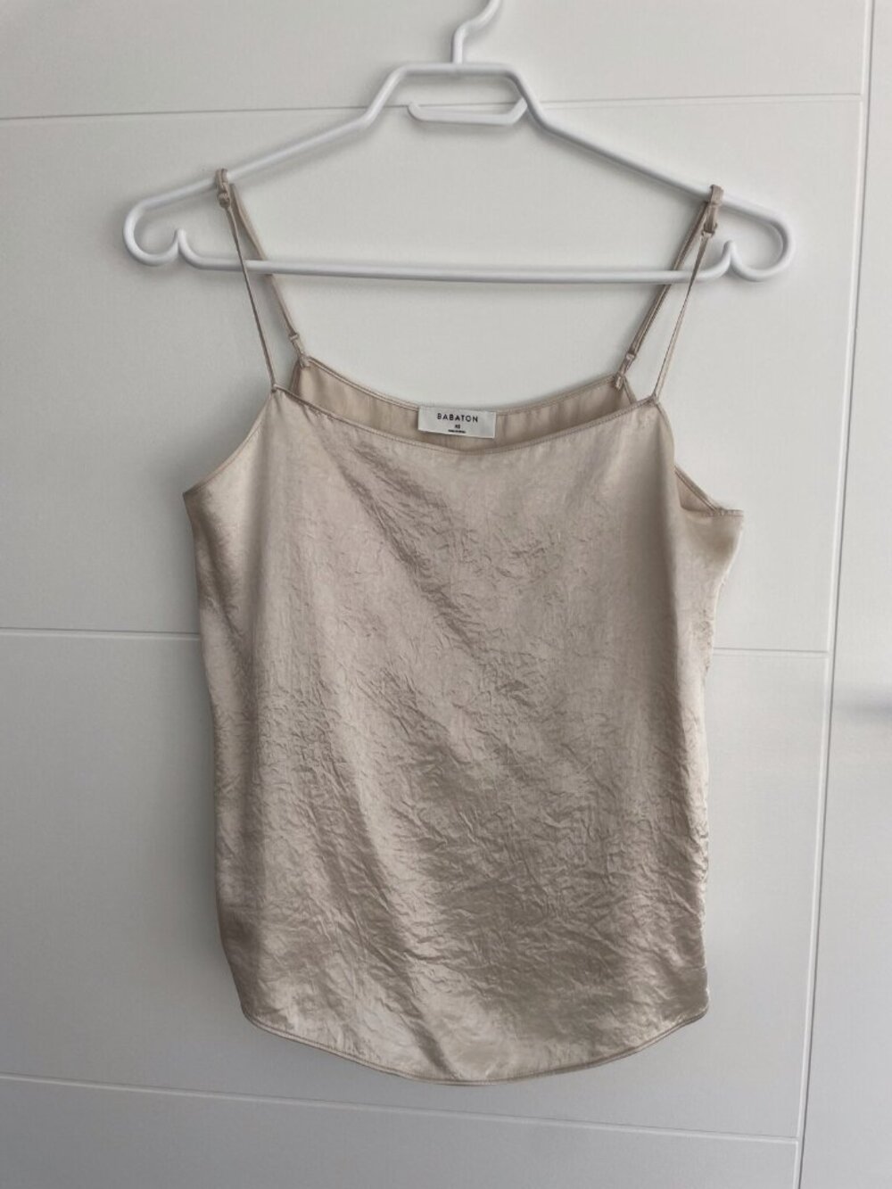Aritzia Babaton Everly Camisole Cami Tank Champagne Satin — XS